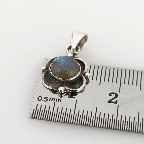 Genuine Labradorite Gem SOLID 925 Oxidized Silver Floral Pendant - Picture 5 of 6
